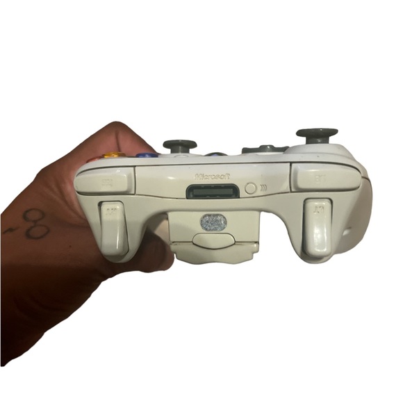 Microsoft XBOX 360 Console - Picture 11 of 16